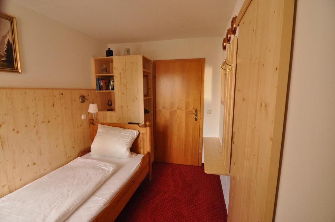 Hotel Gasthof Weisser Loewe Burgthann Экстерьер фото